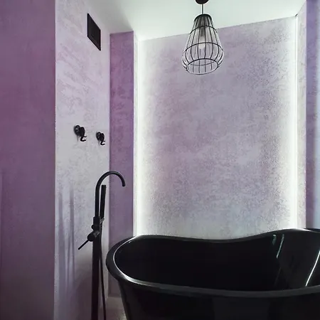 City Chic Apartment - Comfortable Apartment #3 Rooms #2 Bathrooms #Free Parking #Self Check-In Apartamento *
