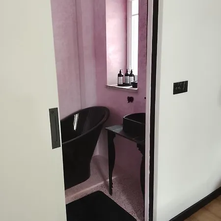 City Chic Apartment - Comfortable Apartment #3 Rooms #2 Bathrooms #Free Parking #Self Check-In Apartamento *
