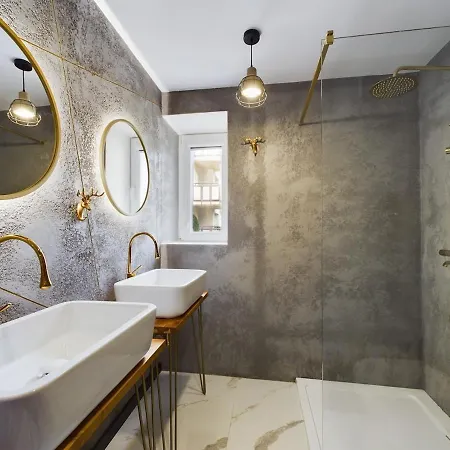 City Chic Apartment - Comfortable Apartment #3 Rooms #2 Bathrooms #Free Parking #Self Check-In
